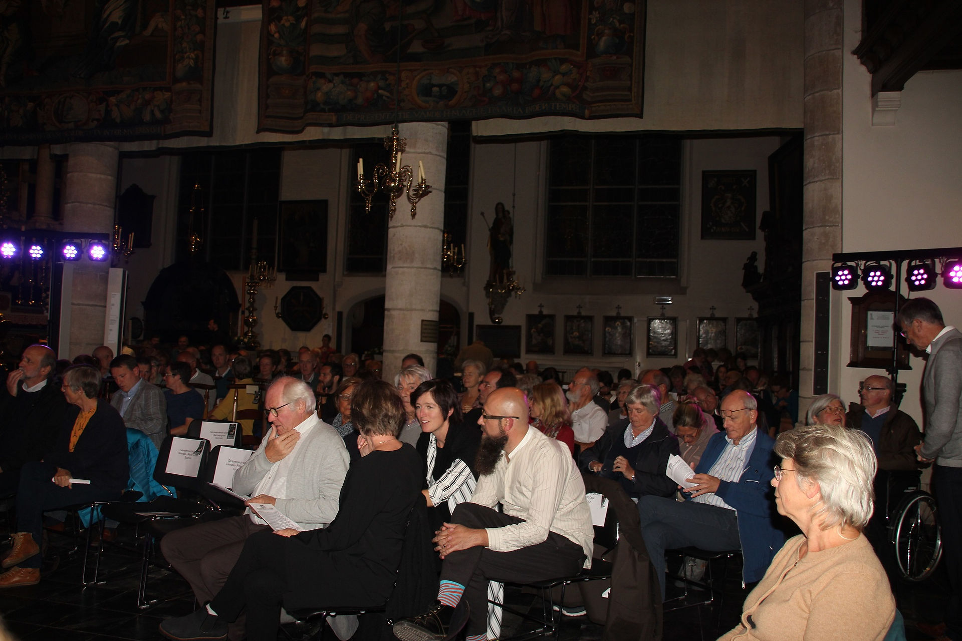 De kapel begint al goed te vullen!