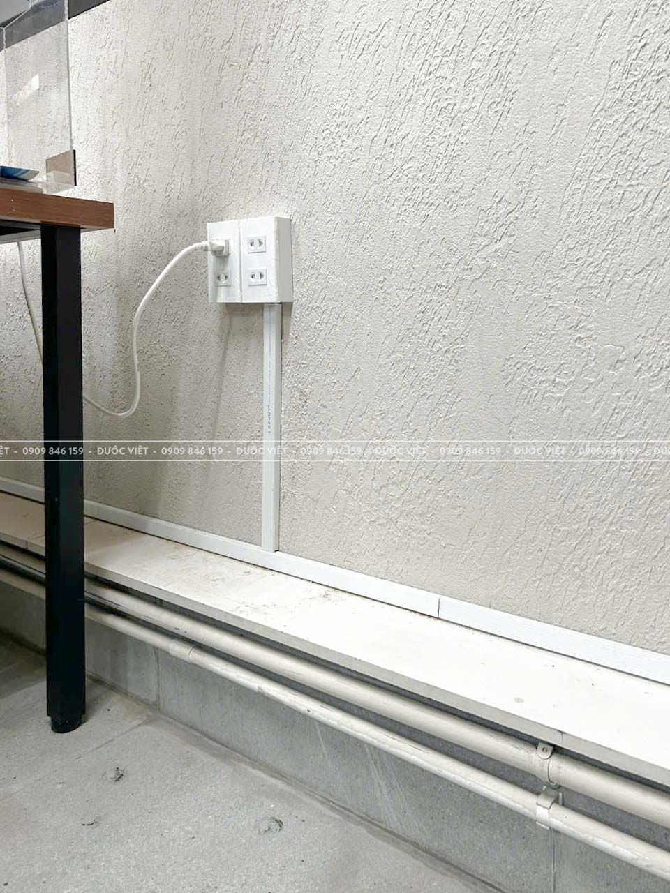 Ảnh minh họa ổ cắm nổi