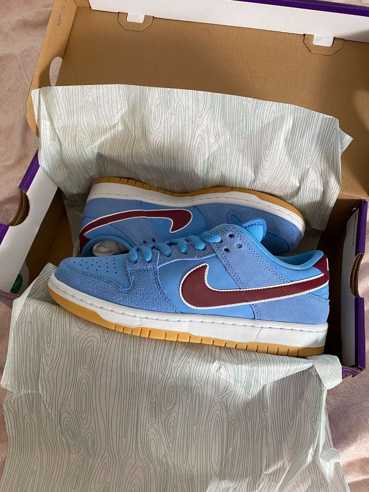 Nike SB Dunk Low "Valor Blue and Team Maroon"