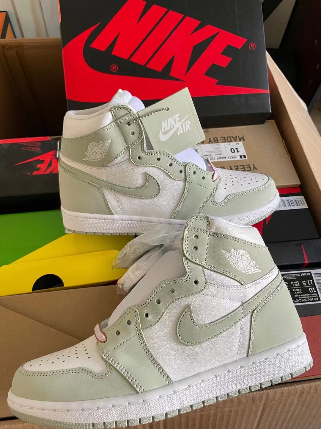 WMNS AIR JORDAN 1 RETRO HIGH OG 'SEAFOAM'