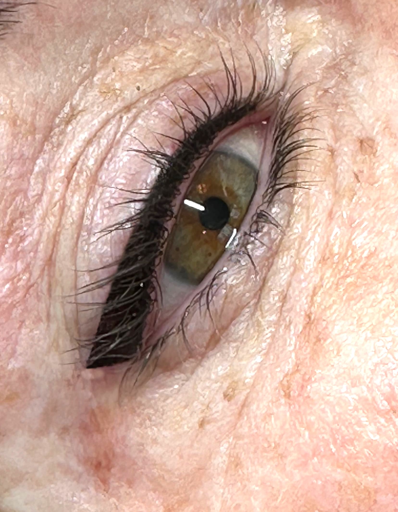 Maquillage permanent des yeux à Blainville