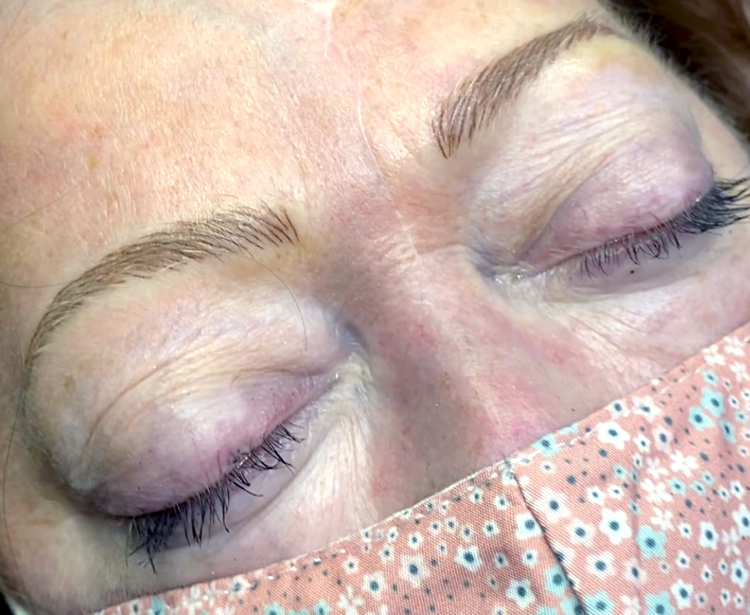 Maquillage permanent des sourcils à Blainville