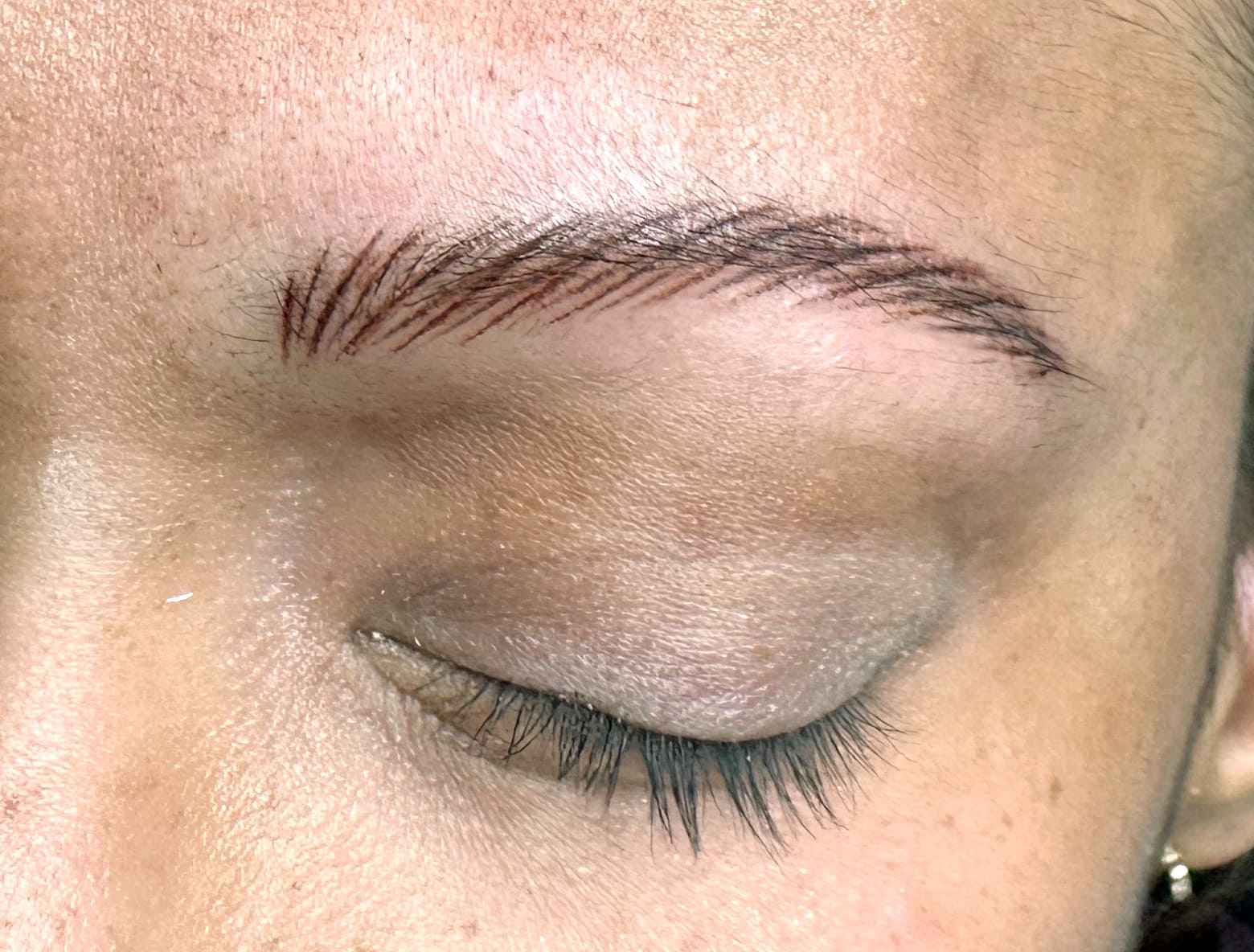 Maquillage permanent des sourcils à Blainville