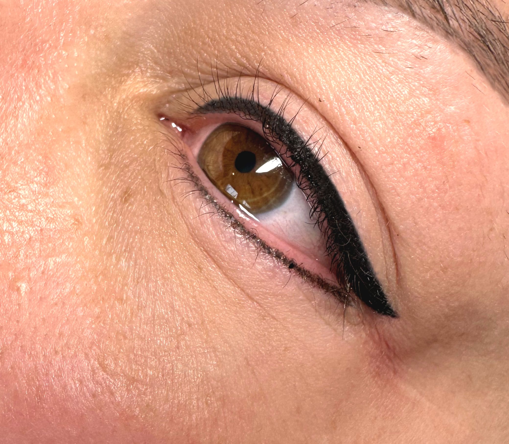 Maquillage permanent des yeux à Blainville