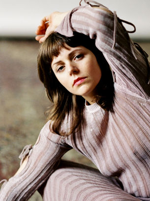 Sarah Wild feat. LASKÀ releases "Draw Me In"