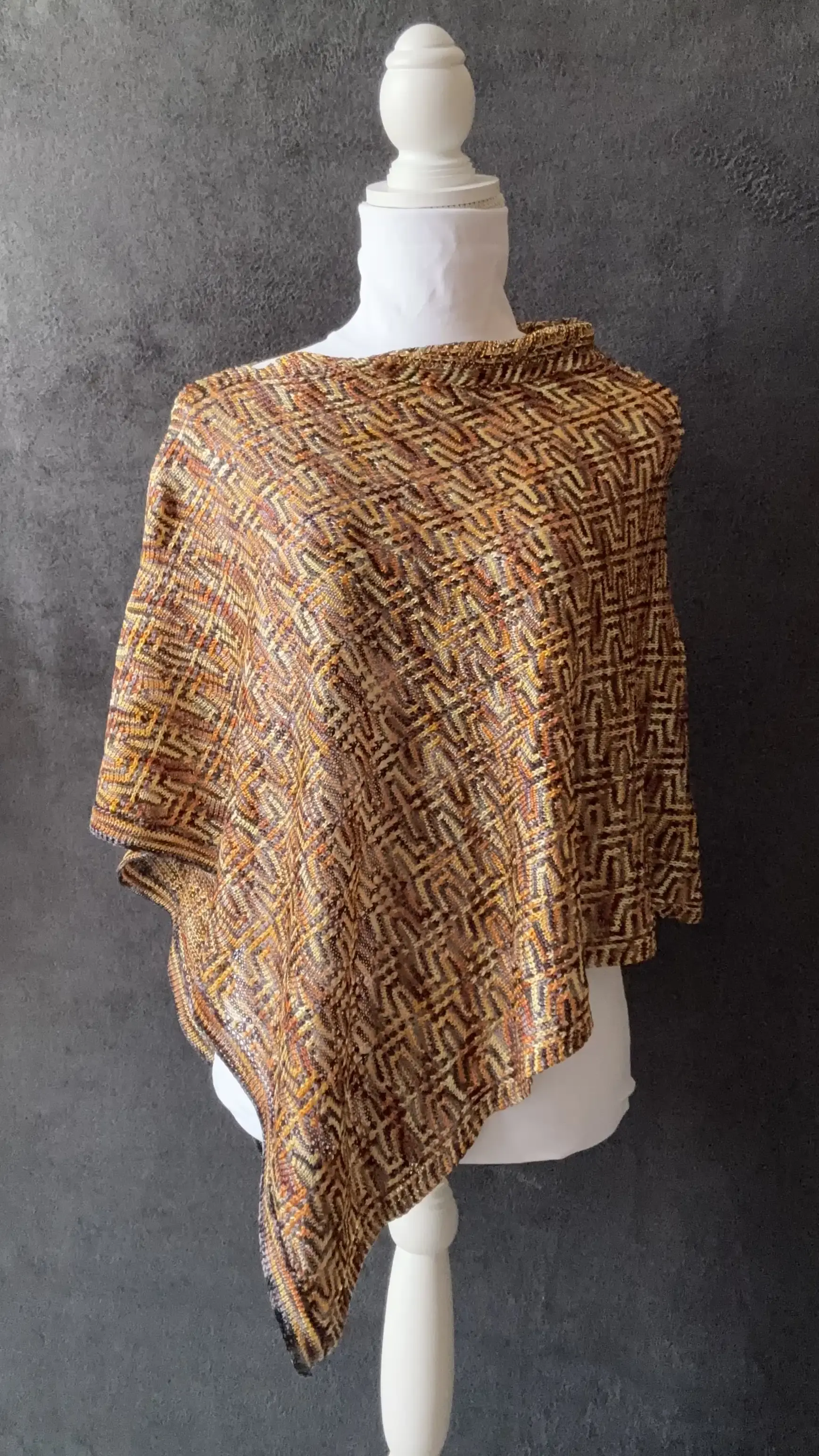 Copri spalle viscosa jacquard giallo e nero