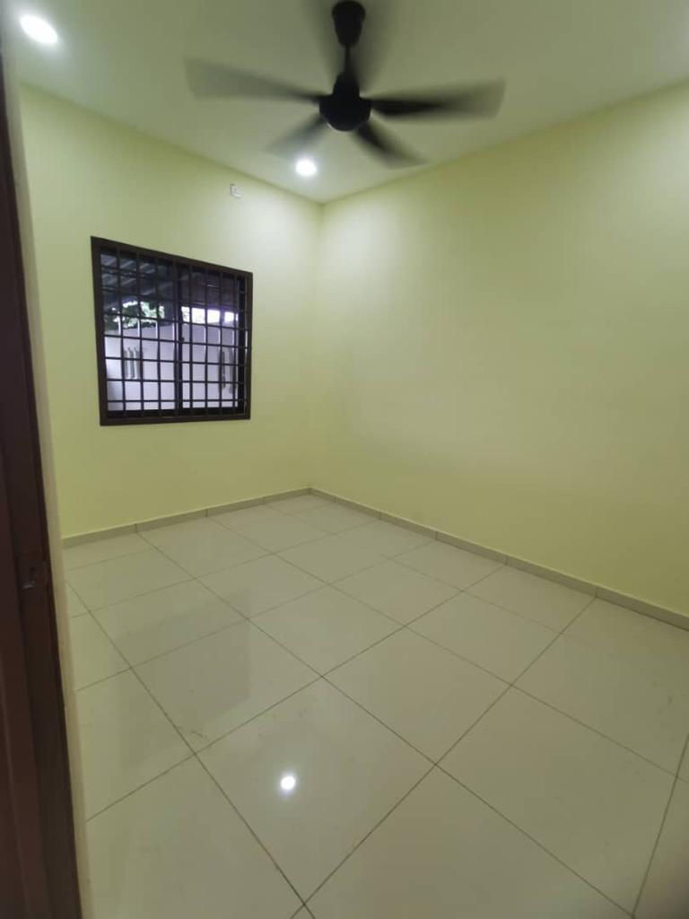 Thumbnail: Taman Tun Aminah Jalan Laksamana 8