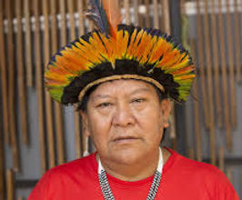 Xamã Yanomami Davi Kopenawa e diretor Luiz Bolognesi falam da estreia do filme A Última Floresta