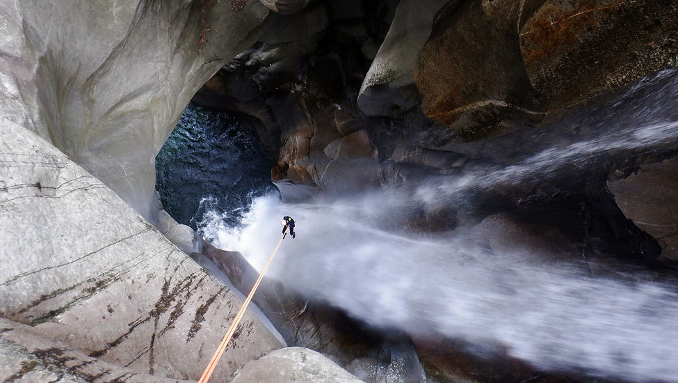 lodrino_rappel_1_edited.jpg