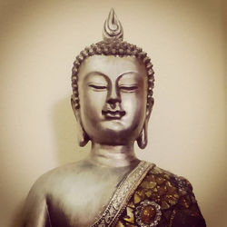 _O conflito não é entre o bem e o mal, mas entre o conhecimento e a ignorância