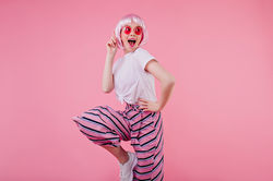 pretty-white-girl-shiny-peruke-posing-funny-pink-sunglasses-indoor-photo SMALL
