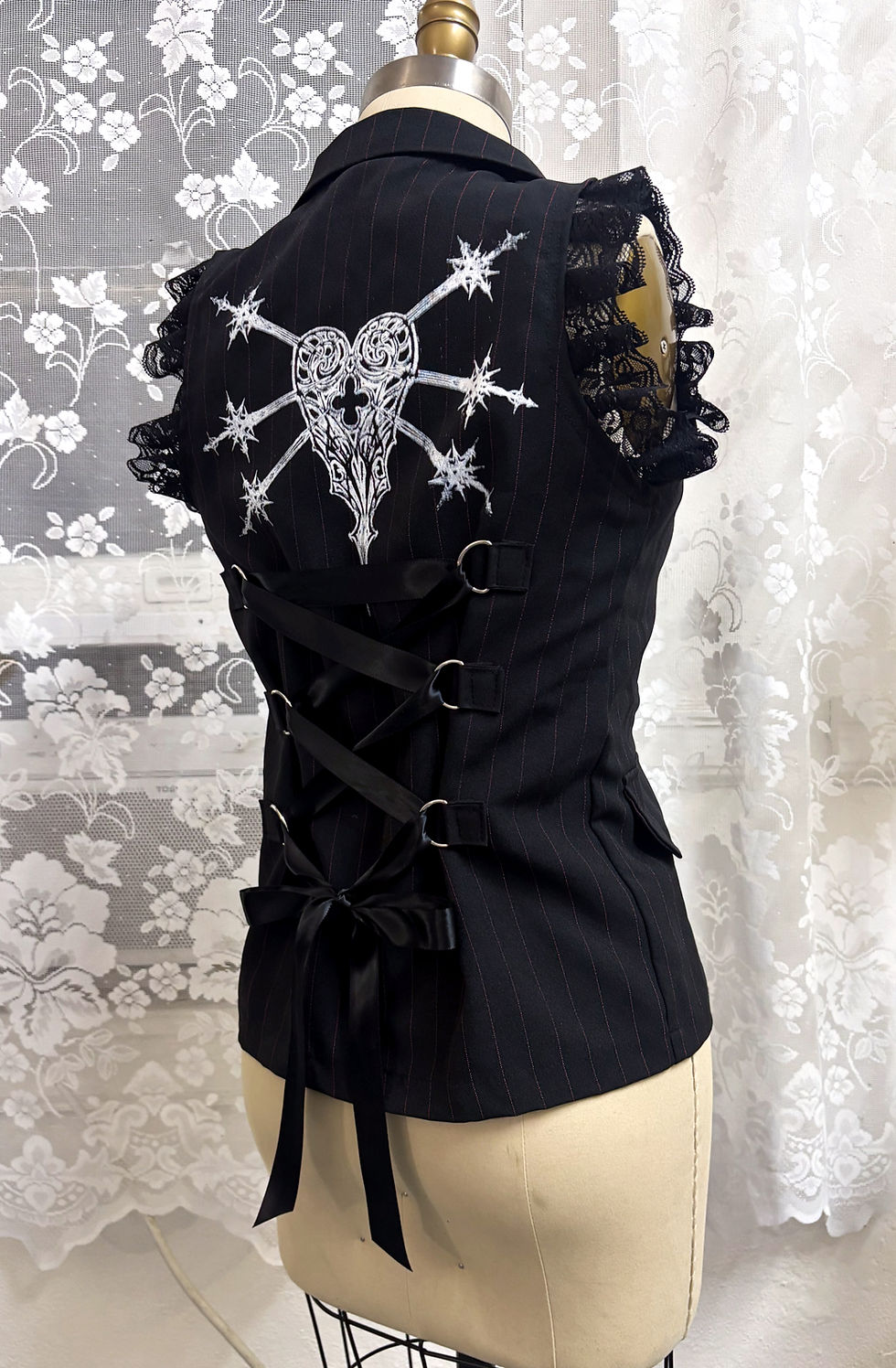 Thumbnail: Locket vest