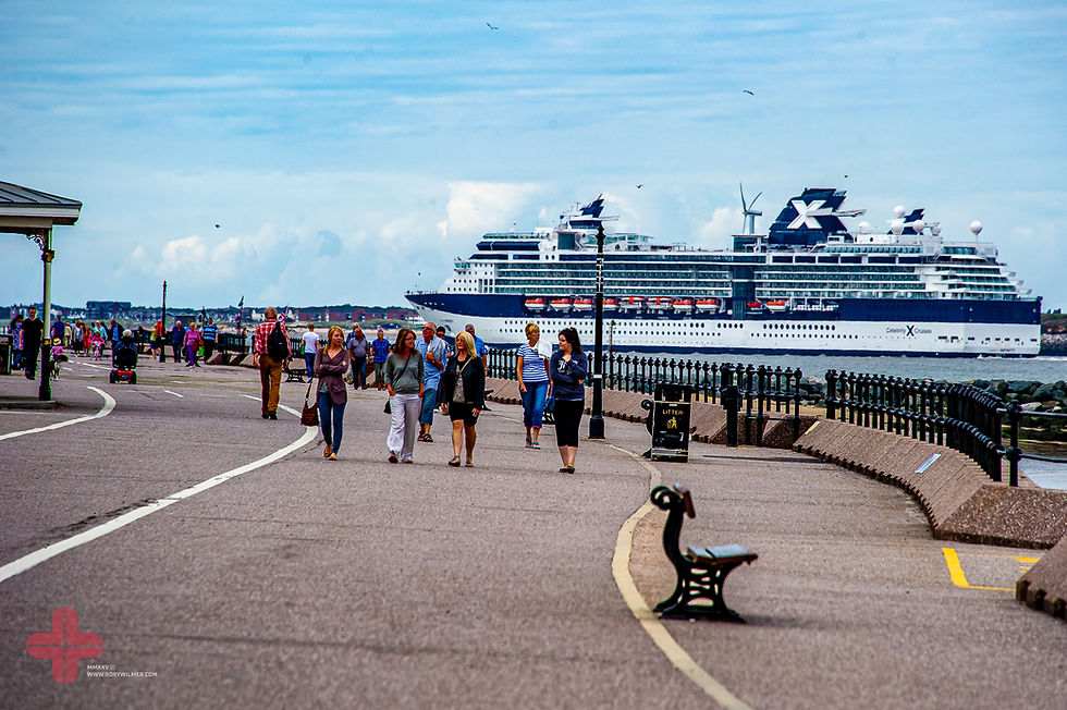 Curisng the sea and the prom