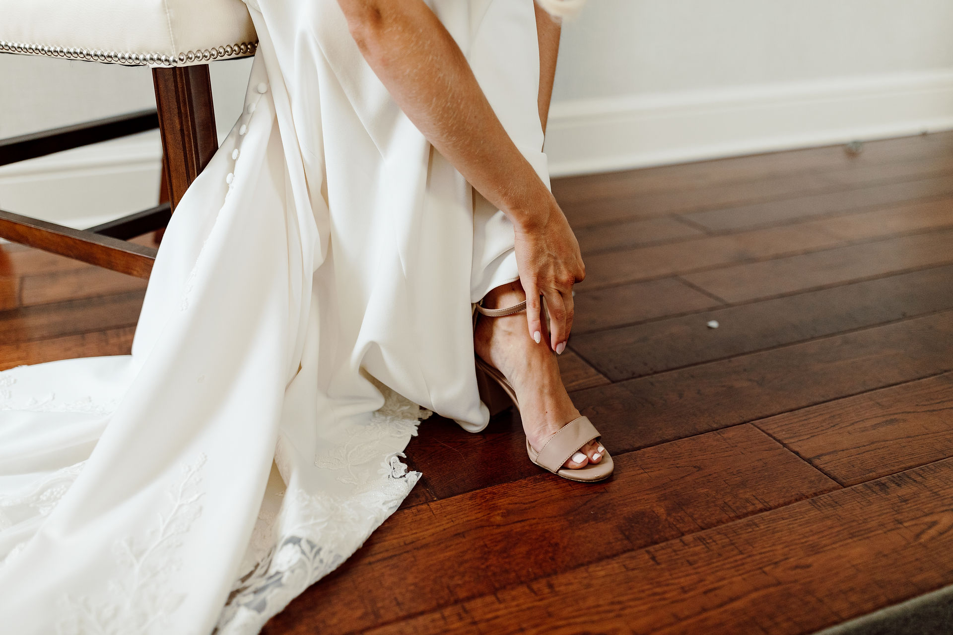St. Louis Bride getting ready