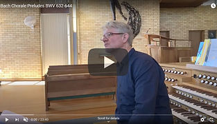 Organist introducing next musical item