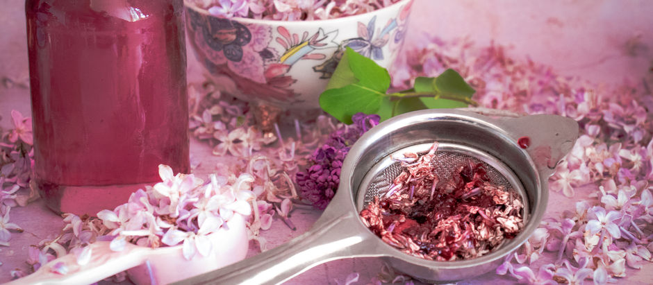 Homemade lilac syrup