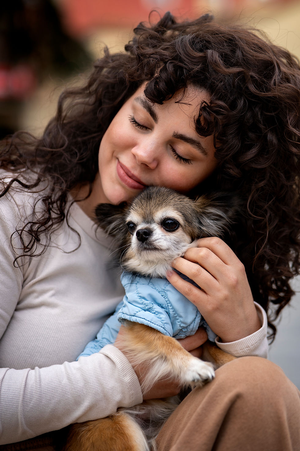 woman-with-chihuahua-dog.jpg