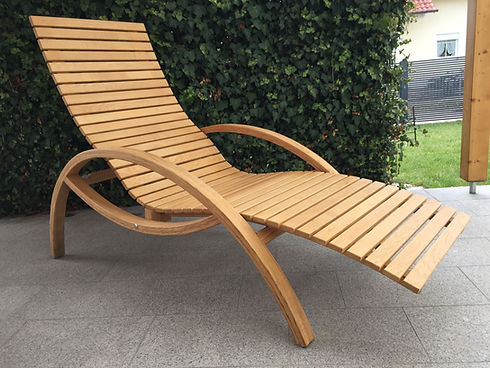 Ergonomisch geformte Standliege