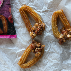 Semmelchurros med mandeltosca-dipp och grädde