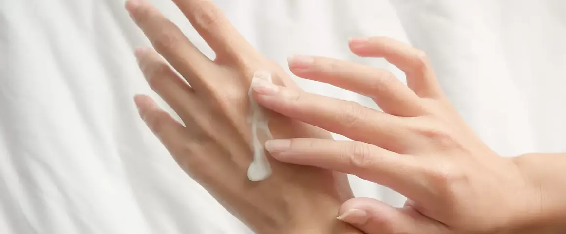 Hände Creme.webp
