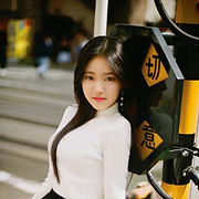 LOONA2.jpg