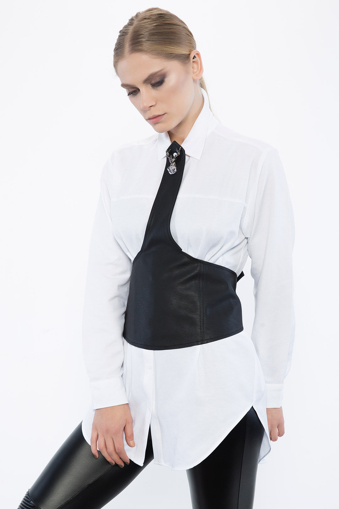 UCU DÜĞMELİ BEL APARATI