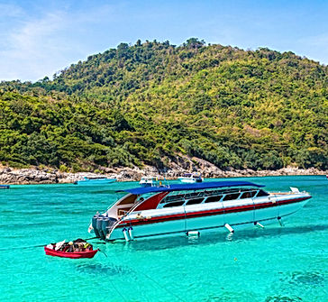 Speed boat at koh phi phi 