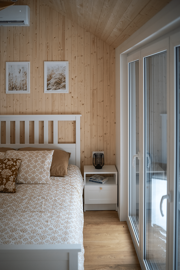SKY_big bedroom_2-min.png