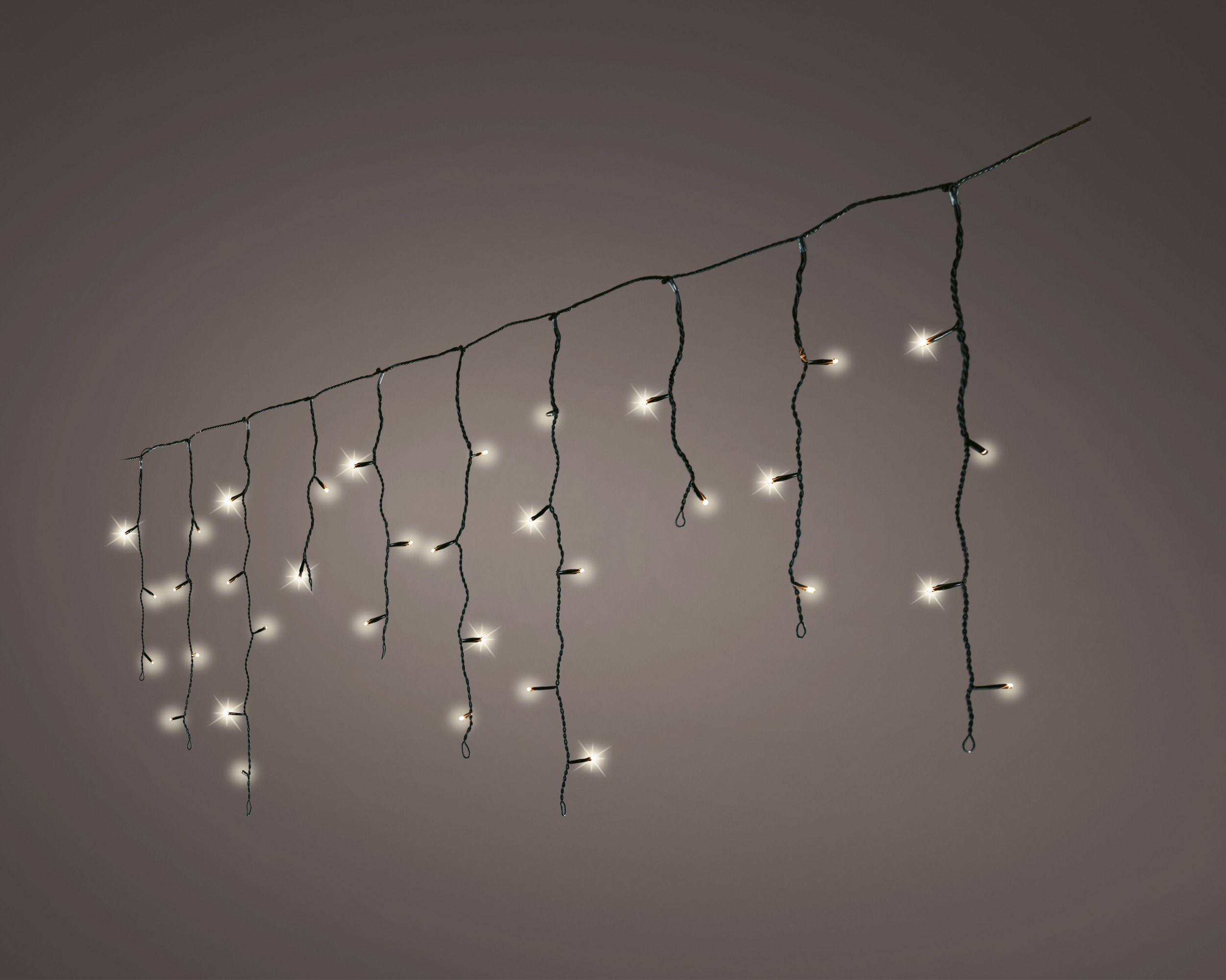 Cortina Tipo Carámbano. Luz Led Cálida. L.1100cm x H.50cm.