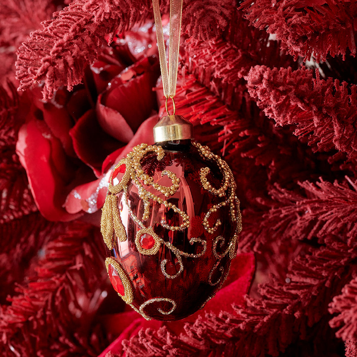 Colgante, huevo de cristal,  6cm x 8cm.