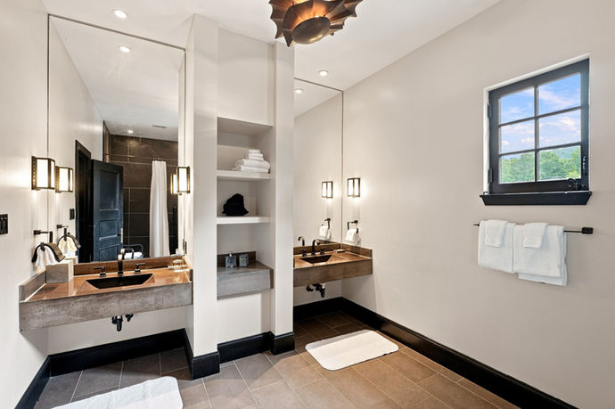 Hotel Domestique Renovation - After - Madeleine Bathroom - Daniel Builders
