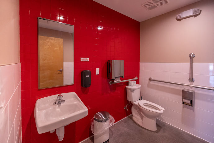 Smoothie King Renovation - Bathroom Interior - Daniel Builders