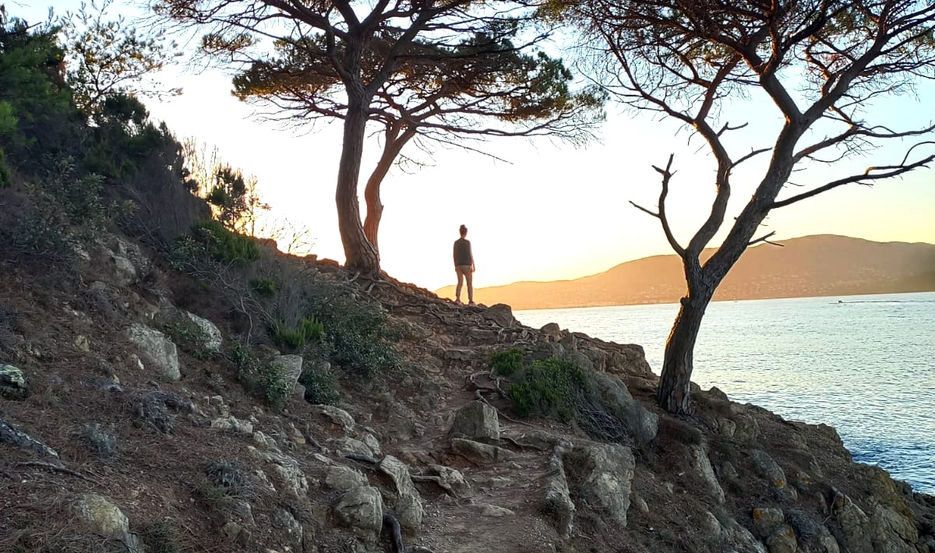 Photographie coucher de soleil à la plage, tirage photos et tableau alu dibond. Photo du Cap Lardier à Gigaro