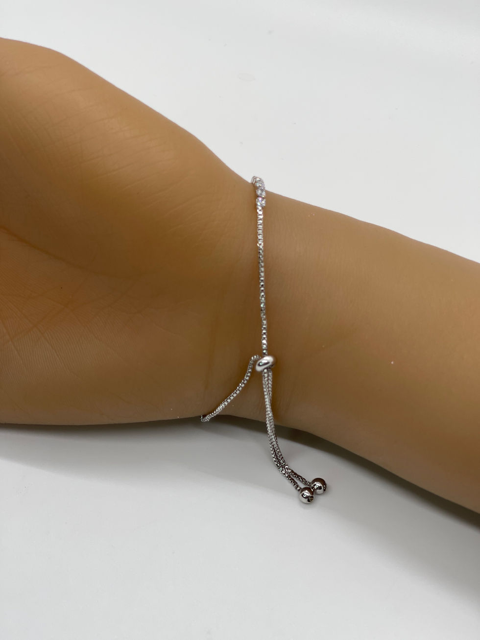 Adjustable bracelet