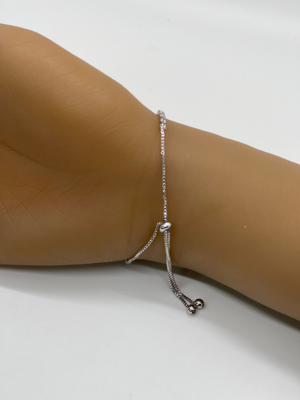 Adjustable bracelet
