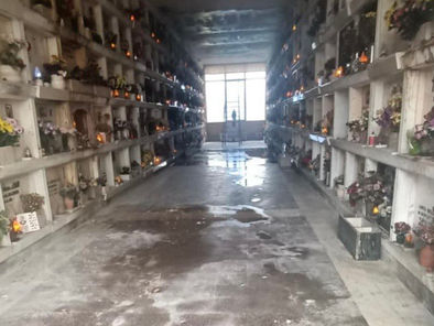 Cimitero Flaminio, avviati i lavori per evitare le infiltrazioni d'acqua negli edifici: «Investimento da 1,4 milioni»