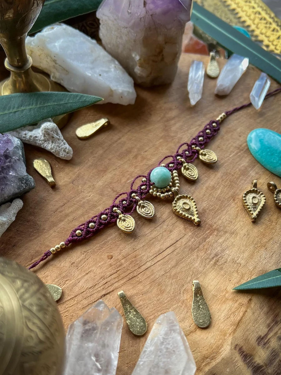 Miniature : Collier artisanal au style bohème, ras de cou Oujdat en macramé et pierre naturelle : le Jade