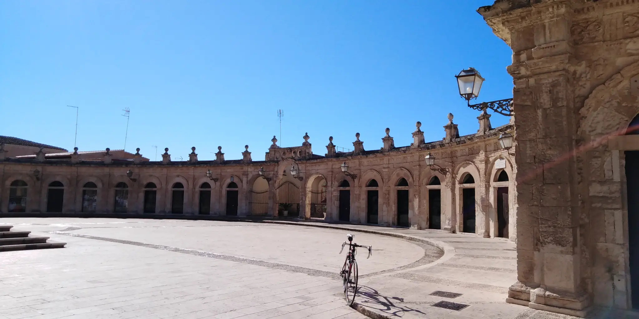 in bici a Noto