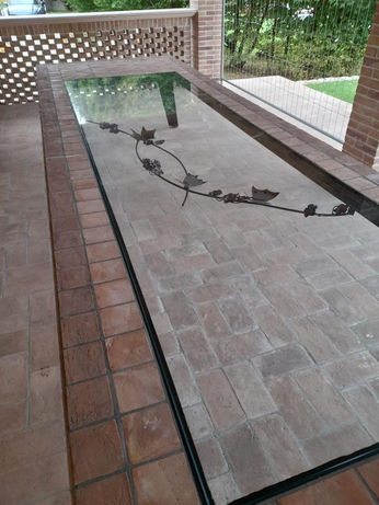 Tavolo da estero in vetro custom