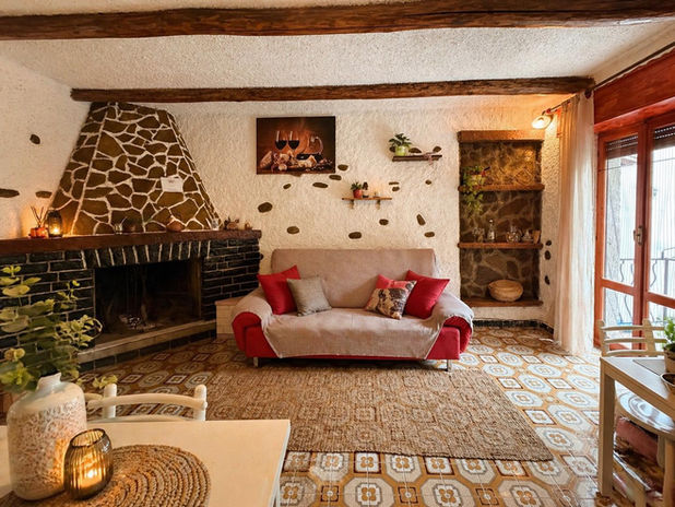 Casa Lea: casa vacanze alle 5 terre. Salone con camino