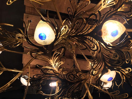 Lampada a soffitto in metallo e vero colorato