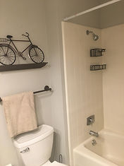 Shared full bathroom on 2nd floor