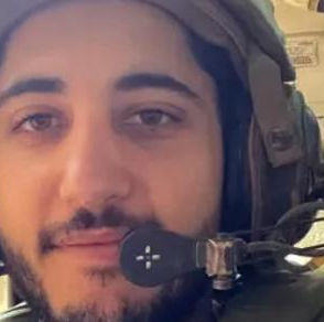 Estudante da Bar Ilan University escreve sua tese de doutorado dentro de um tanque