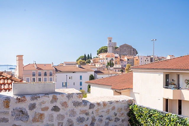 terrace-with-sea-view-in-cannes.jpg
