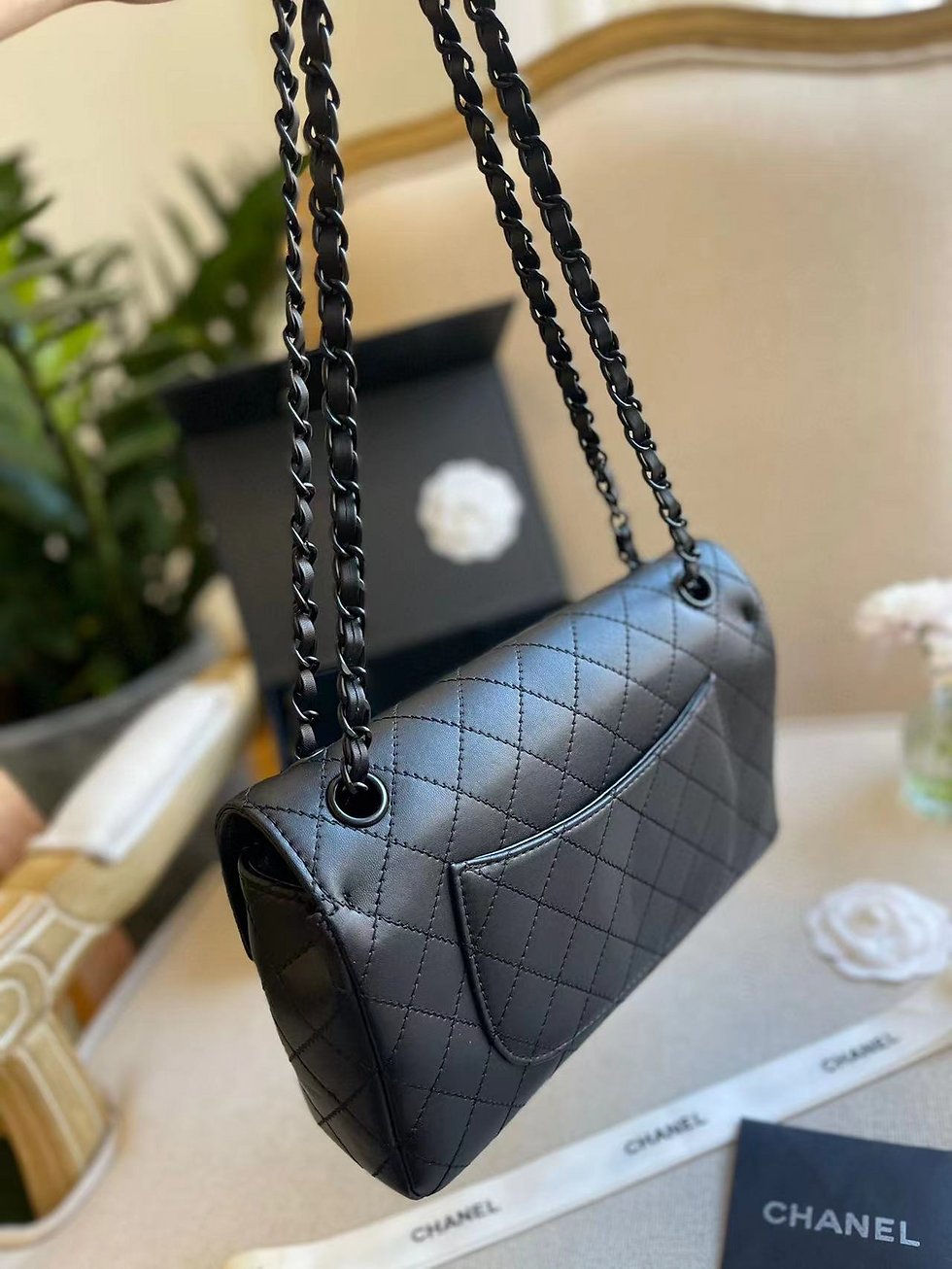 Thumbnail:  Chanel bag