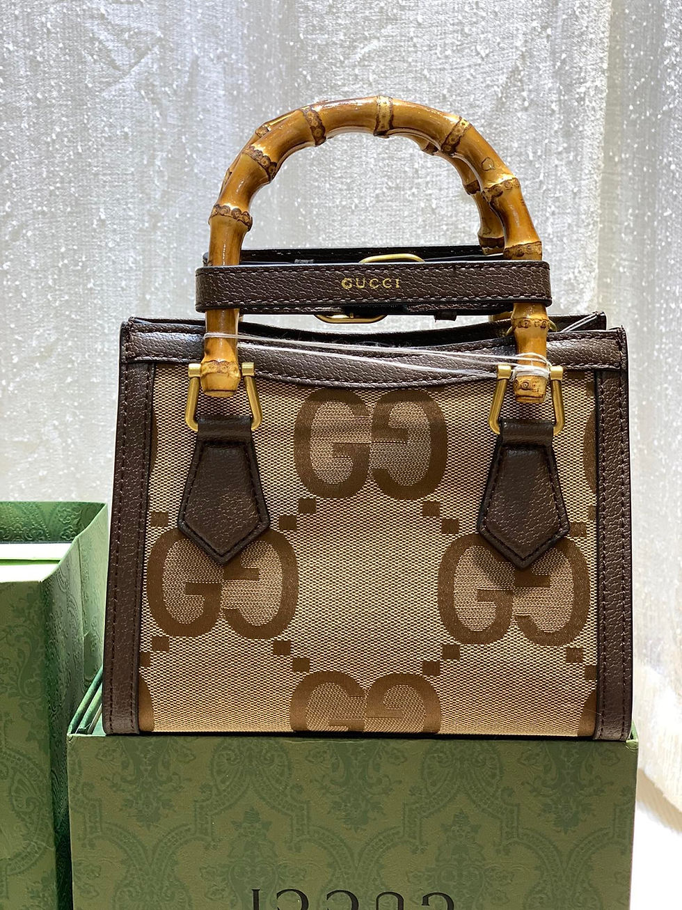 Thumbnail: G bag