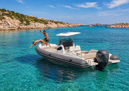 Escursione in gommone La Maddalena tra baie e acque turchesi