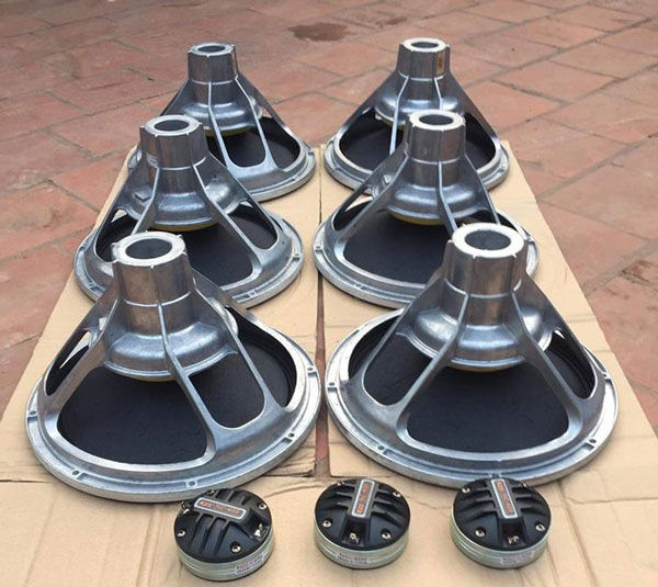 Loa từ neo tại Lạc Việt Audio