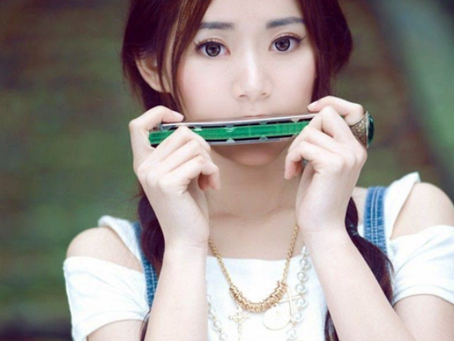 Chia sẻ kinh nghiệm mua kèn harmonica cho người mới tập