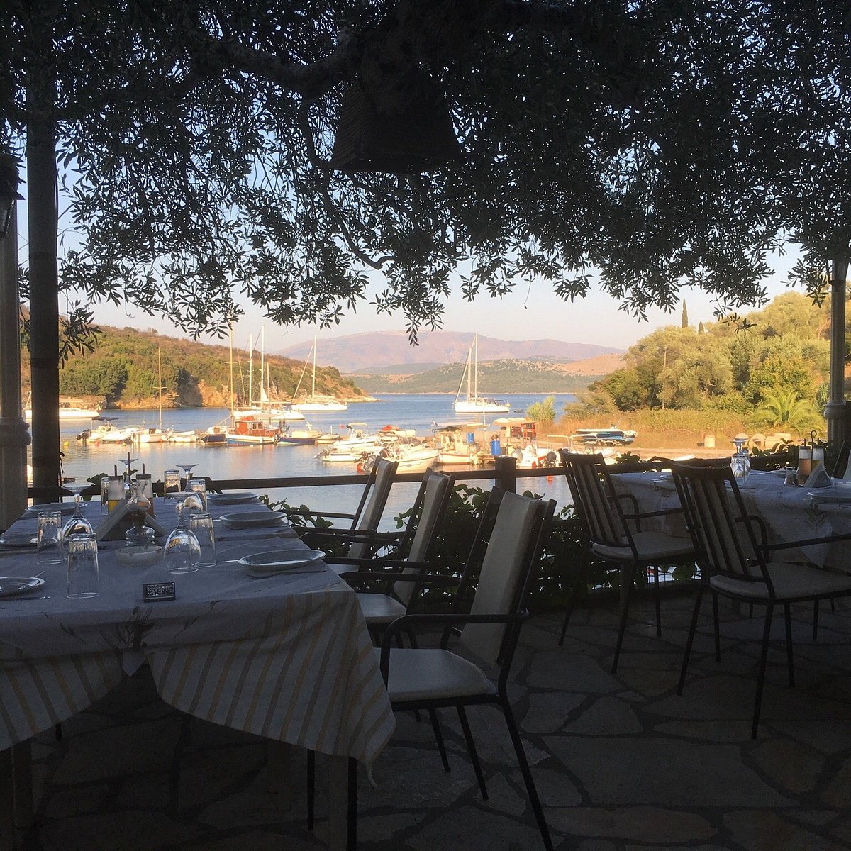 Kochilli Taverna in Agios Stefanos Kassiopi, Corfu